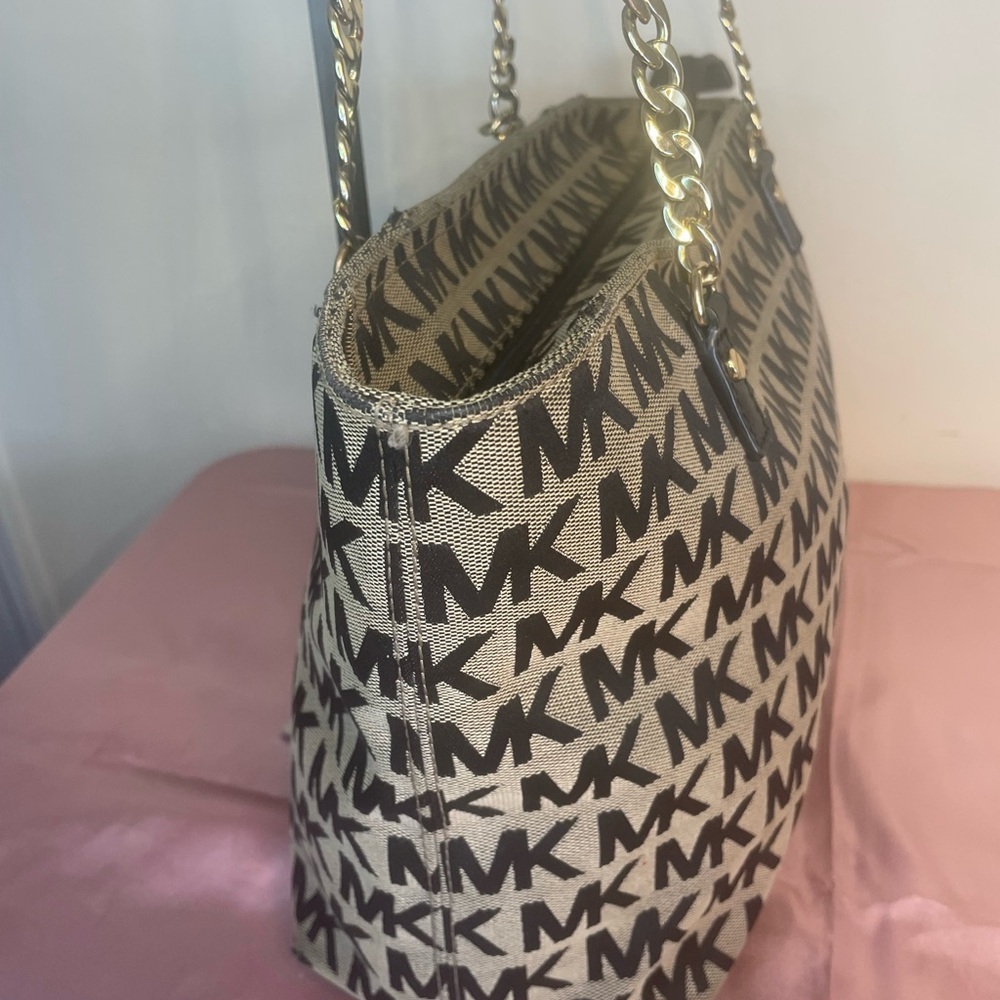 Authentic Michael Kors Purse  #056NC Jet Set Monogram Tote Bag in black and tan - Picture 5 of 11